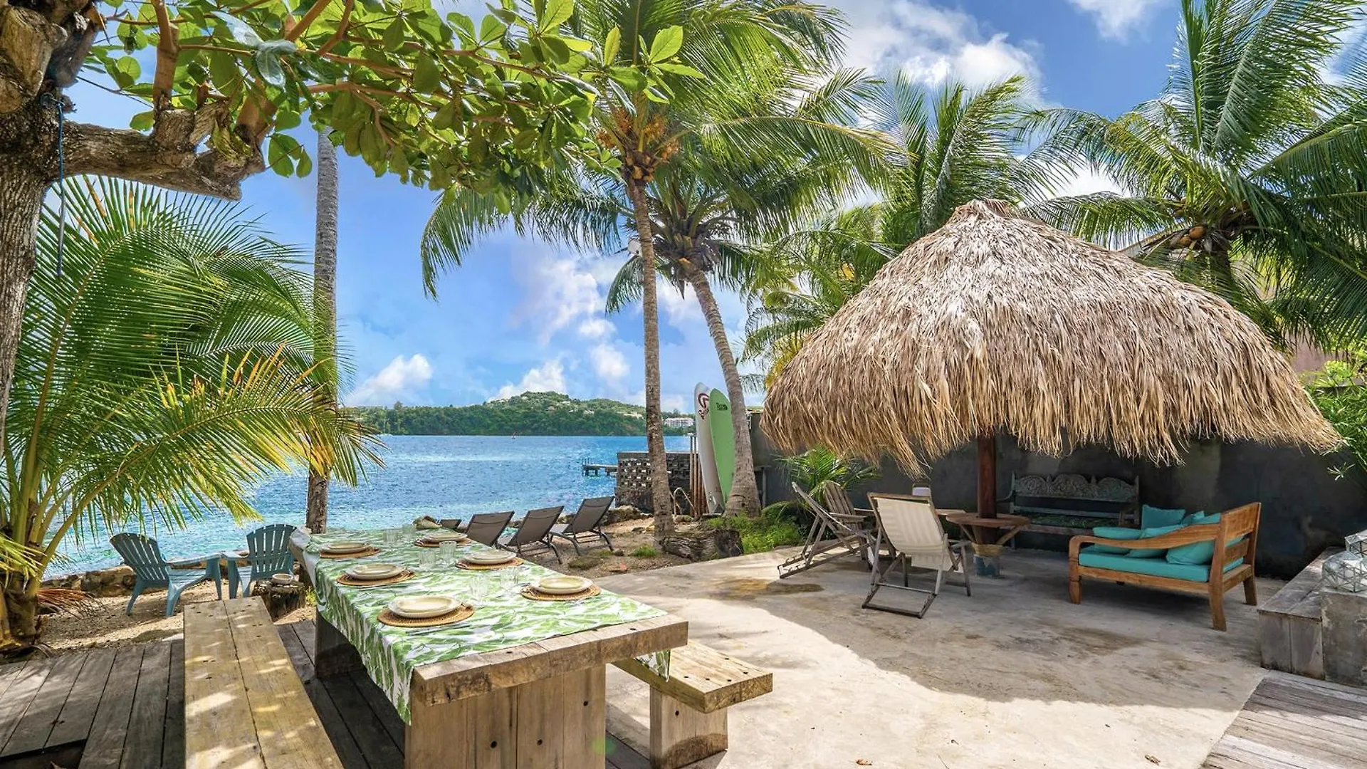 Villa Habibi: Beachfront Oasis with Infinity Pool and Unique Decor La Trinite Martinique